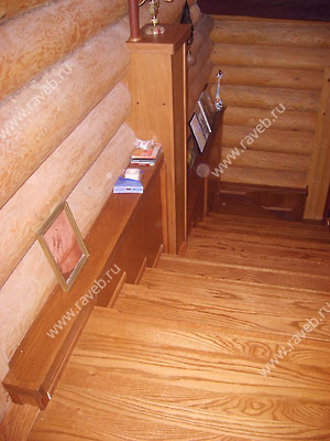 Лестница в п.Сиверский Описание фотографии